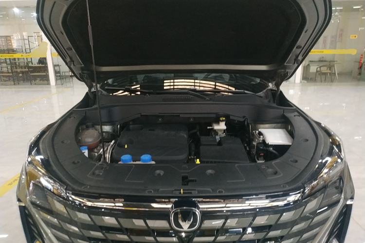Used CHANGAN UNI-Z New Energy 2024 Blue Whale Smart Electric iDD 125km Excellence Model Engine Bay