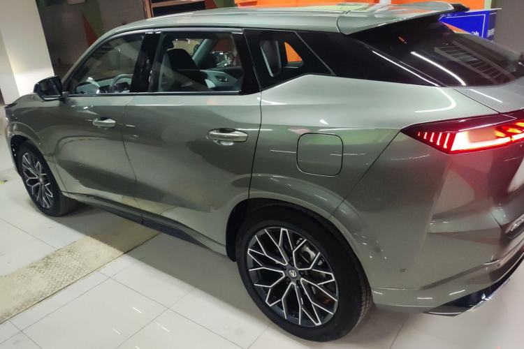 Used CHANGAN UNI-Z New Energy 2024 Blue Whale Smart Electric iDD 125km Excellence Model Exterior 3