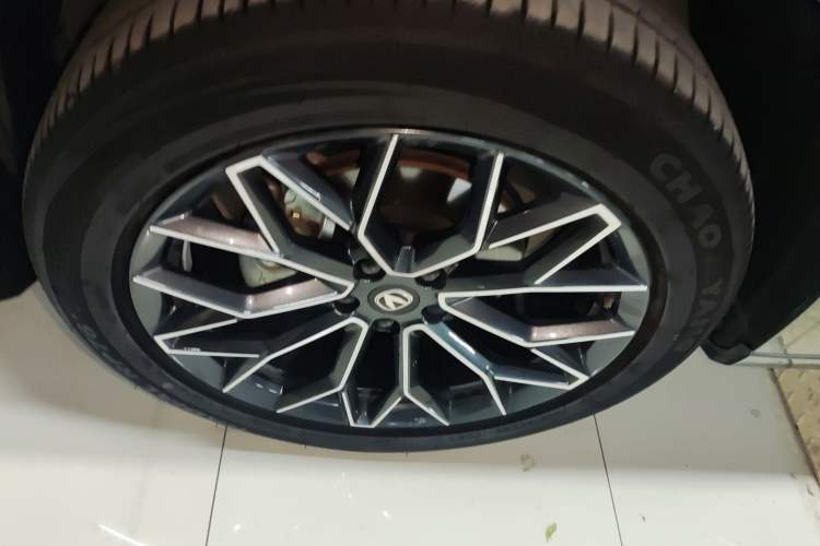 Used CHANGAN UNI-Z New Energy 2024 Blue Whale Smart Electric iDD 125km Excellence Model Exterior 7