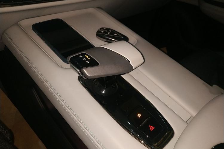 Used CHANGAN UNI-Z New Energy 2024 Blue Whale Smart Electric iDD 125km Excellence Model Gear Lever