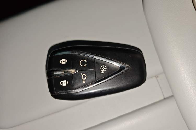 Used CHANGAN UNI-Z New Energy 2024 Blue Whale Smart Electric iDD 125km Excellence Model Interior 1