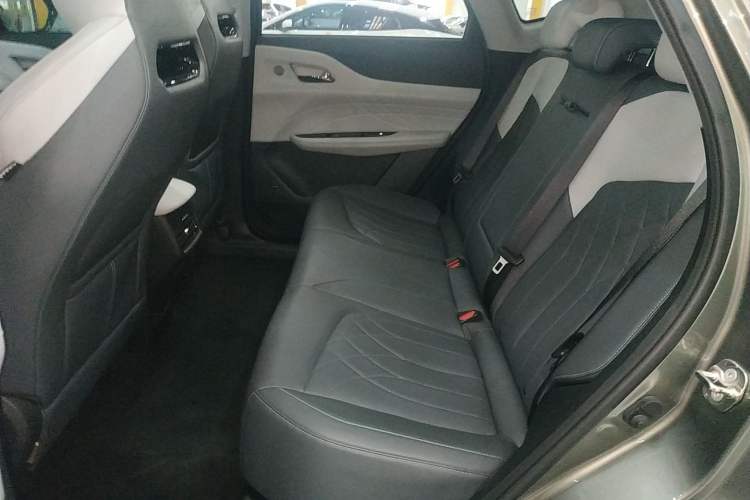 Used CHANGAN UNI-Z New Energy 2024 Blue Whale Smart Electric iDD 125km Excellence Model Interior 4