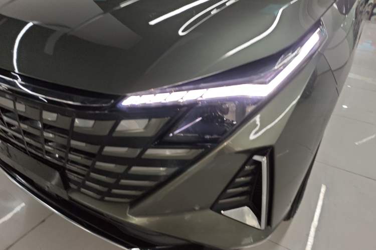Used CHANGAN UNI-Z New Energy 2024 Blue Whale Smart Electric iDD 125km Excellence Model Left Front Headlight