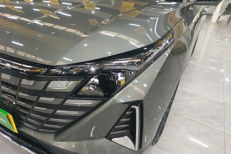 Used CHANGAN UNI-Z New Energy 2024 Blue Whale Smart Electric iDD 125km Excellence Model Left Front Headlight