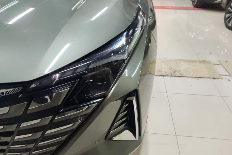 Used CHANGAN UNI-Z New Energy 2024 Blue Whale Smart Electric iDD 125km Excellence Model Left Front Headlight