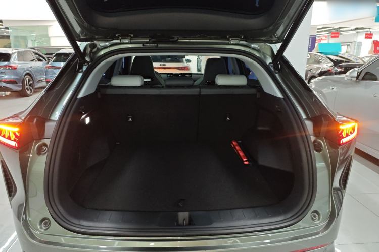 Used CHANGAN UNI-Z New Energy 2024 Blue Whale Smart Electric iDD 125km Excellence Model Trunk