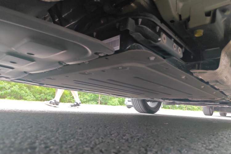 Used CHANGAN UNI-Z New Energy 2024 Blue Whale Smart Electric iDD 125km Beyond Edition Chassis Rear