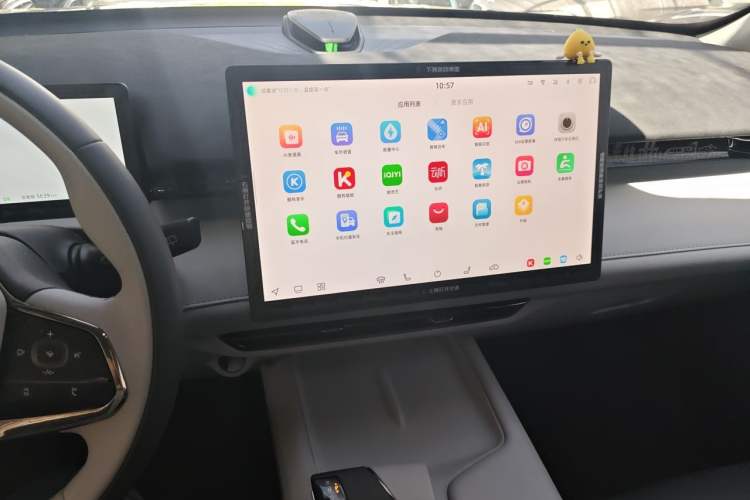 Used CHANGAN UNI-Z New Energy 2024 Blue Whale Smart Electric iDD 125km Excellence Model Audio And AC Panel