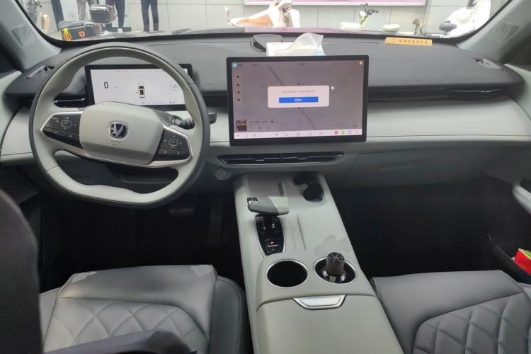 Used CHANGAN UNI-Z New Energy 2024 Blue Whale Smart Electric iDD 125km Beyond Edition Center Console