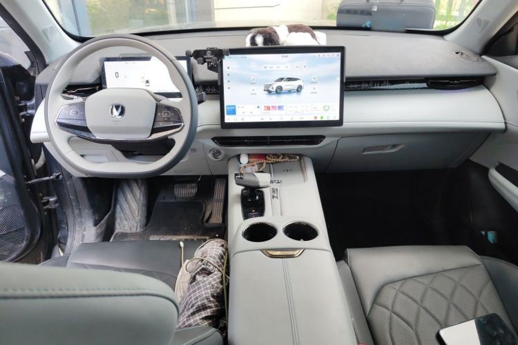 Used CHANGAN UNI-Z New Energy 2024 Blue Whale Smart Electric iDD 125km Excellence Model Center Console