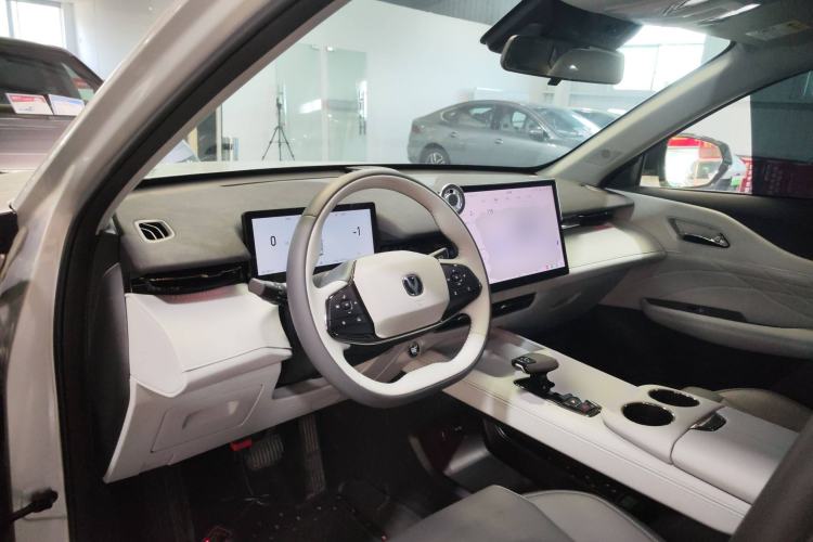 Used CHANGAN UNI-Z New Energy 2024 Blue Whale Smart Electric iDD 125km Excellence Model Center Console
