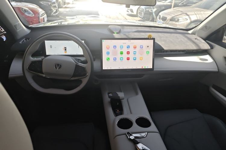 Used CHANGAN UNI-Z New Energy 2024 Blue Whale Smart Electric iDD 125km Excellence Model Center Console