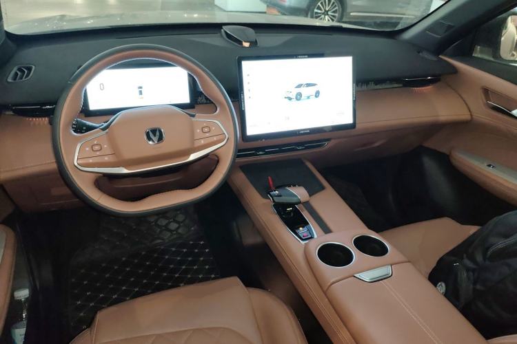 Used CHANGAN UNI-Z New Energy 2024 Blue Whale Smart Electric iDD 125km Excellence Model Center Console