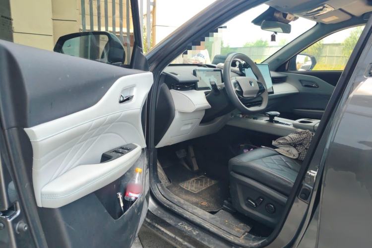 Used CHANGAN UNI-Z New Energy 2024 Blue Whale Smart Electric iDD 125km Excellence Model Driver Seat