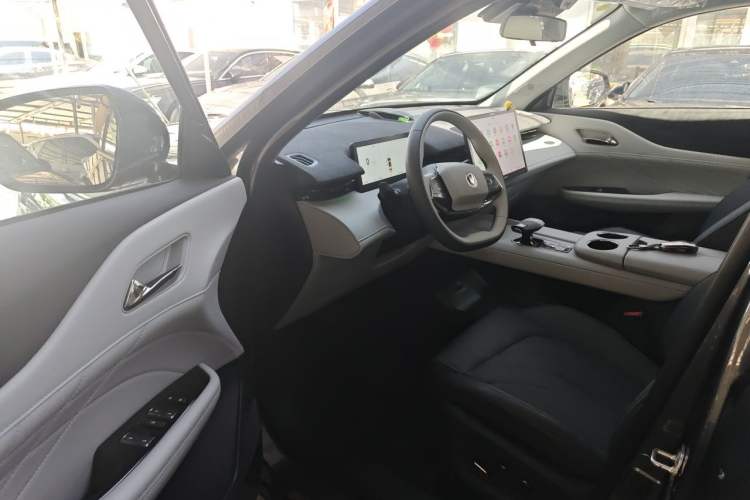 Used CHANGAN UNI-Z New Energy 2024 Blue Whale Smart Electric iDD 125km Excellence Model Driver Seat