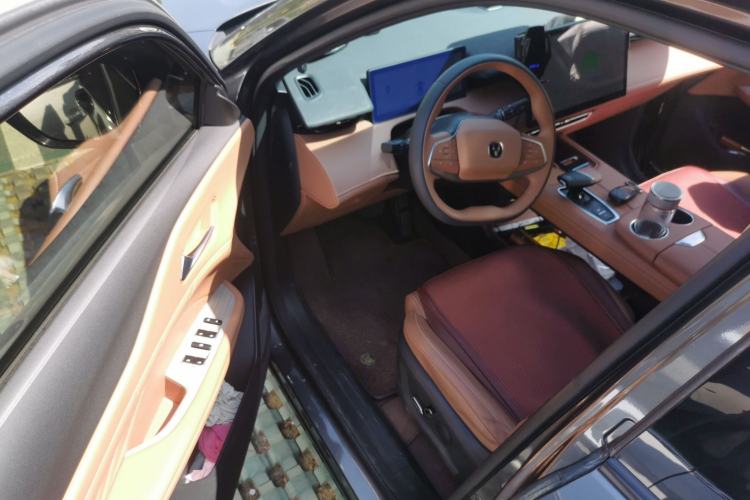 Used CHANGAN UNI-Z New Energy 2024 Blue Whale Smart Electric iDD 125km Beyond Edition Driver Seat