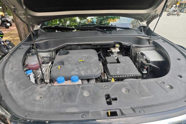Used CHANGAN UNI-Z New Energy 2024 Blue Whale Smart Electric iDD 125km Excellence Model Engine Bay