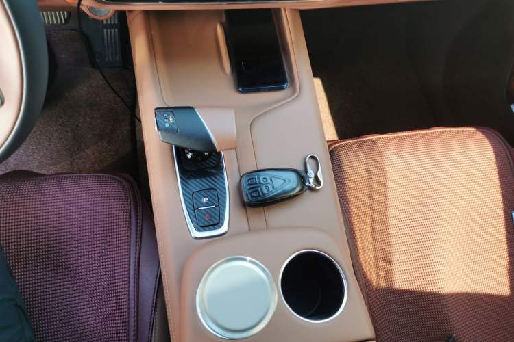 Used CHANGAN UNI-Z New Energy 2024 Blue Whale Smart Electric iDD 125km Beyond Edition Gear Lever