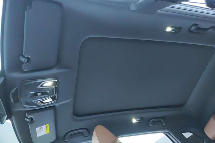 Used CHANGAN UNI-Z New Energy 2024 Blue Whale Smart Electric iDD 125km Excellence Model Headliner