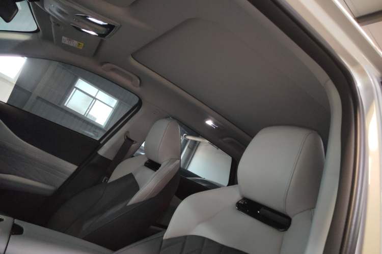 Used CHANGAN UNI-Z New Energy 2024 Blue Whale Smart Electric iDD 125km Excellence Model Headliner