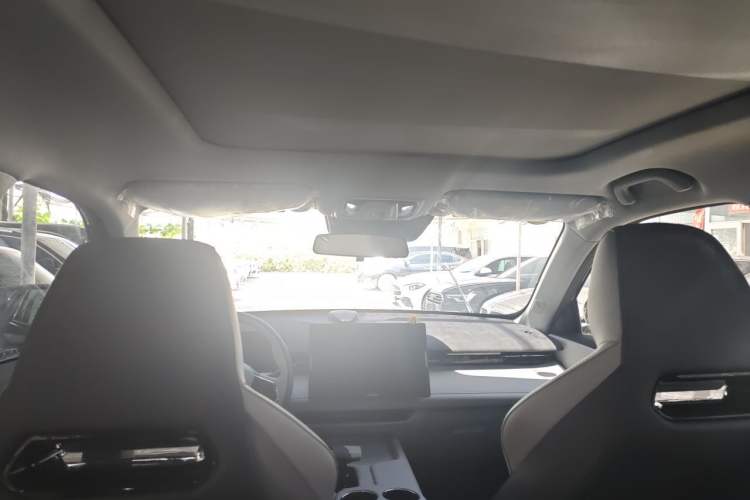 Used CHANGAN UNI-Z New Energy 2024 Blue Whale Smart Electric iDD 125km Excellence Model Headliner