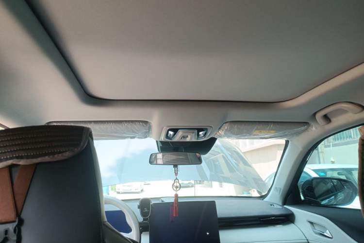 Used CHANGAN UNI-Z New Energy 2024 Blue Whale Smart Electric iDD 125km Beyond Edition Headliner