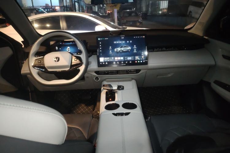 Used CHANGAN UNI-Z New Energy 2024 Blue Whale Smart Electric iDD 125km Excellence Model Interior 2