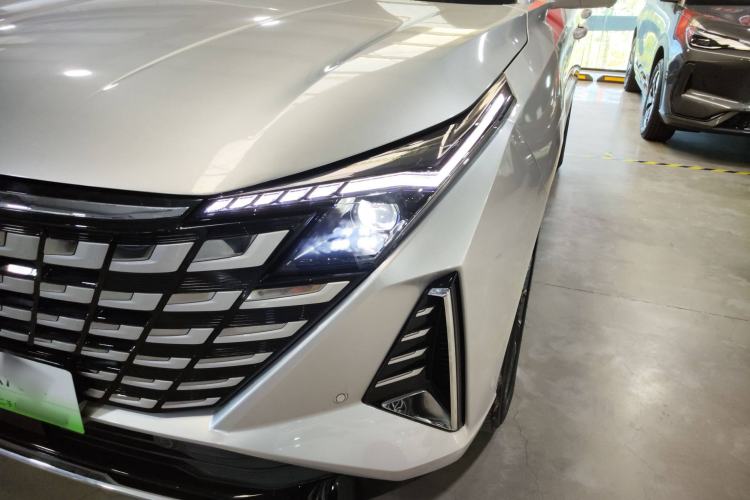Used CHANGAN UNI-Z New Energy 2024 Blue Whale Smart Electric iDD 125km Excellence Model Left Front Headlight