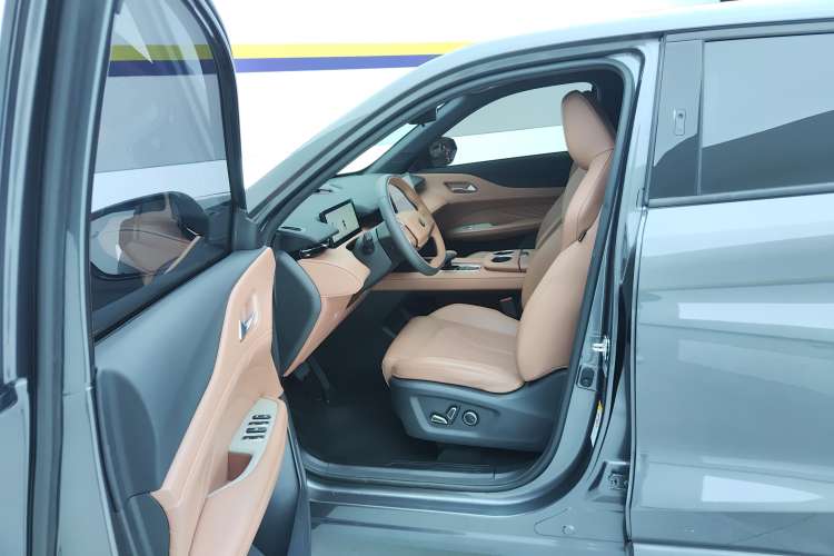 Used CHANGAN UNI-Z New Energy 2024 Blue Whale Smart Electric iDD 125km Excellence Model Left Front Seat
