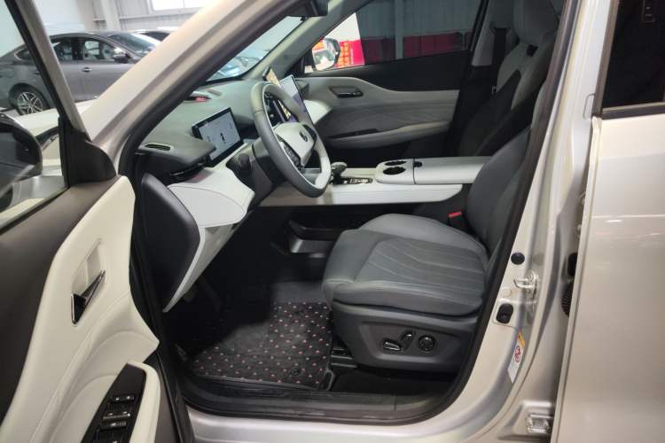 Used CHANGAN UNI-Z New Energy 2024 Blue Whale Smart Electric iDD 125km Excellence Model Left Front Seat
