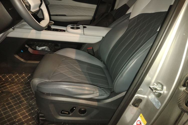 Used CHANGAN UNI-Z New Energy 2024 Blue Whale Smart Electric iDD 125km Excellence Model Left Front Seat