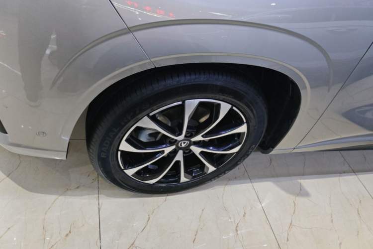 Used CHANGAN UNI-Z New Energy 2024 Blue Whale Smart Electric iDD 125km Excellence Model Left Front Wheel Hub