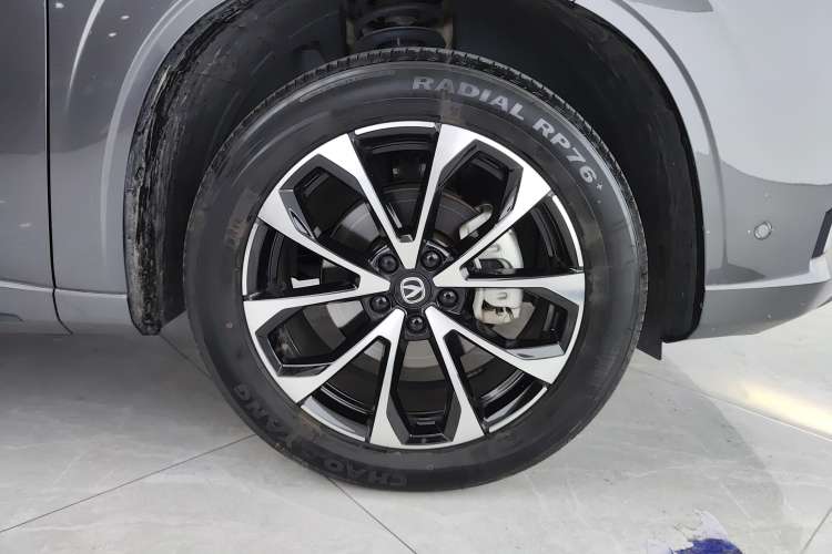 Used CHANGAN UNI-Z New Energy 2024 Blue Whale Smart Electric iDD 125km Excellence Model Left Rear Wheel Hub