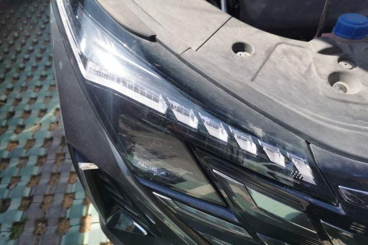 Used CHANGAN UNI-Z New Energy 2024 Blue Whale Smart Electric iDD 125km Beyond Edition Right Front Headlight