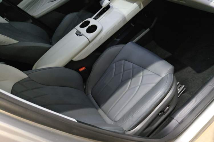 Used CHANGAN UNI-Z New Energy 2024 Blue Whale Smart Electric iDD 125km Excellence Model Right Front Seat