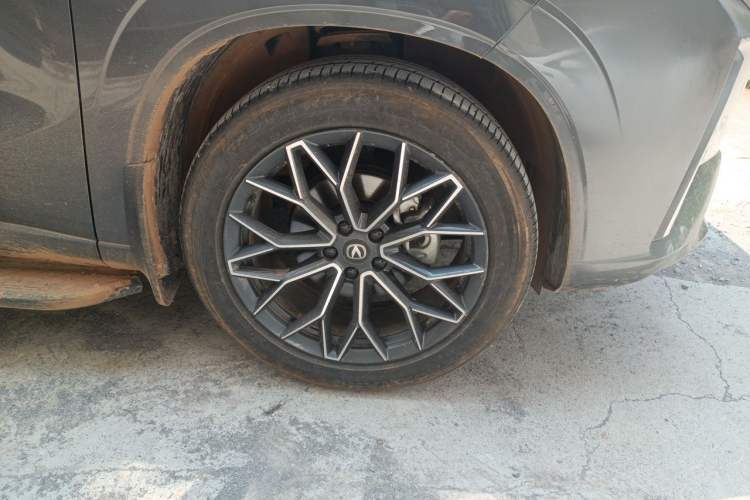 Used CHANGAN UNI-Z New Energy 2024 Blue Whale Smart Electric iDD 125km Beyond Edition Right Front Wheel Hub