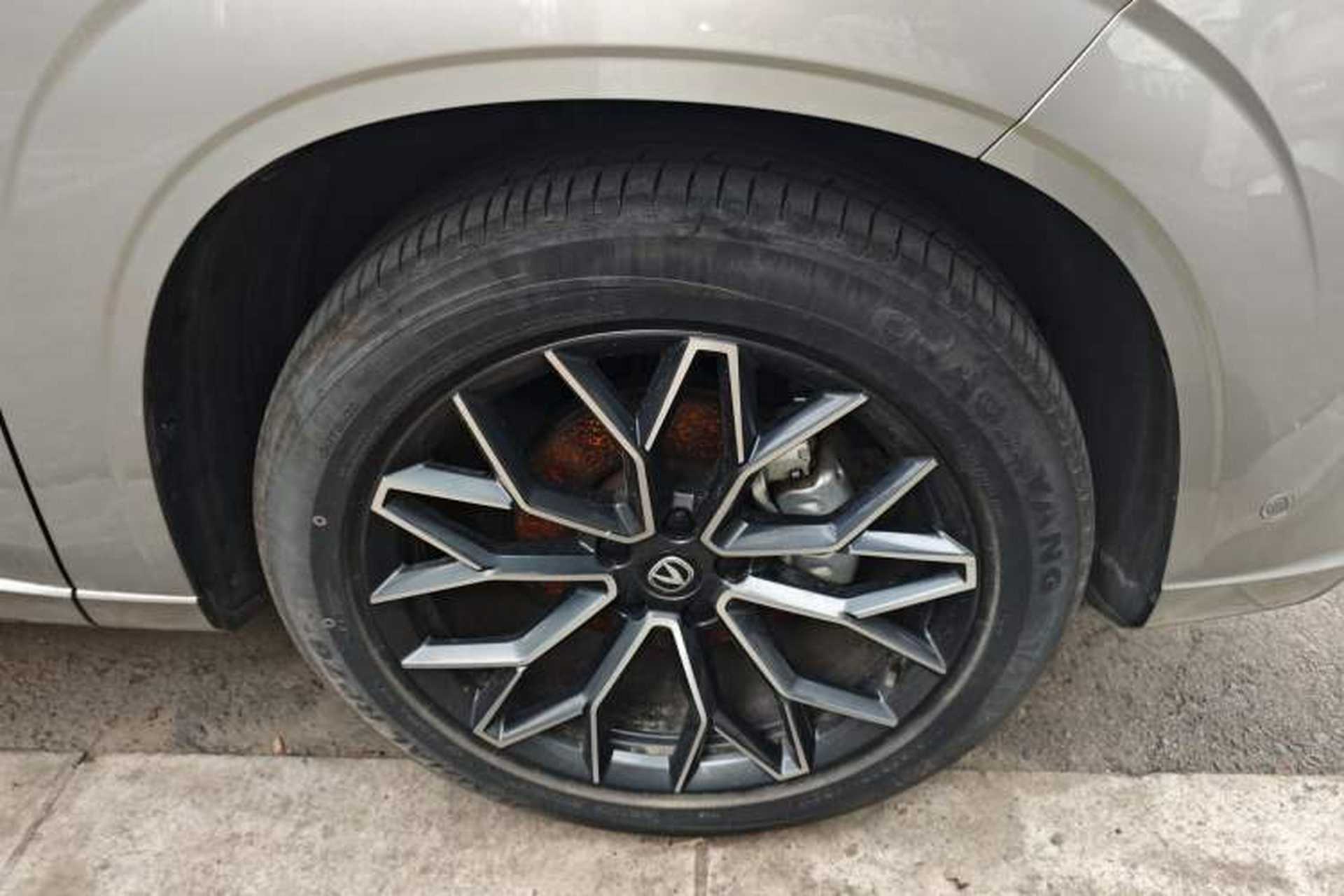 Used CHANGAN UNI-Z New Energy 2024 Blue Whale Smart Electric iDD 125km Excellence Model Right Front Wheel Hub