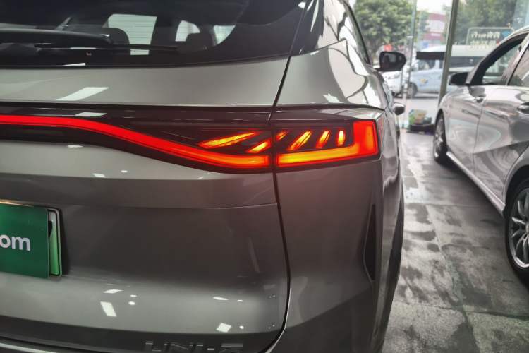 Used CHANGAN UNI-Z New Energy 2024 Blue Whale Smart Electric iDD 125km Excellence Model Right Rear Taillight