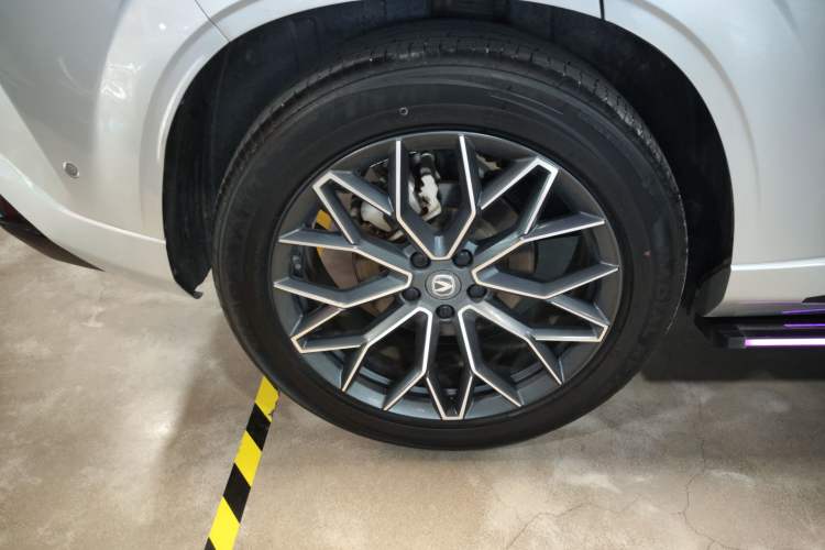 Used CHANGAN UNI-Z New Energy 2024 Blue Whale Smart Electric iDD 125km Excellence Model Right Rear Wheel Hub
