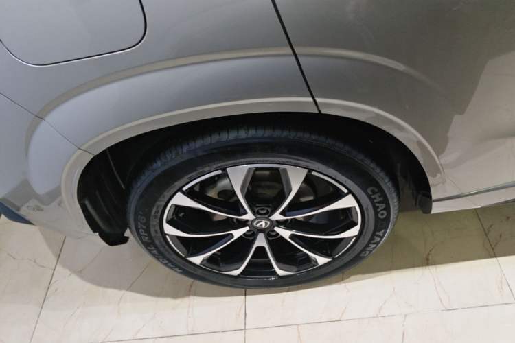 Used CHANGAN UNI-Z New Energy 2024 Blue Whale Smart Electric iDD 125km Excellence Model Right Rear Wheel Hub