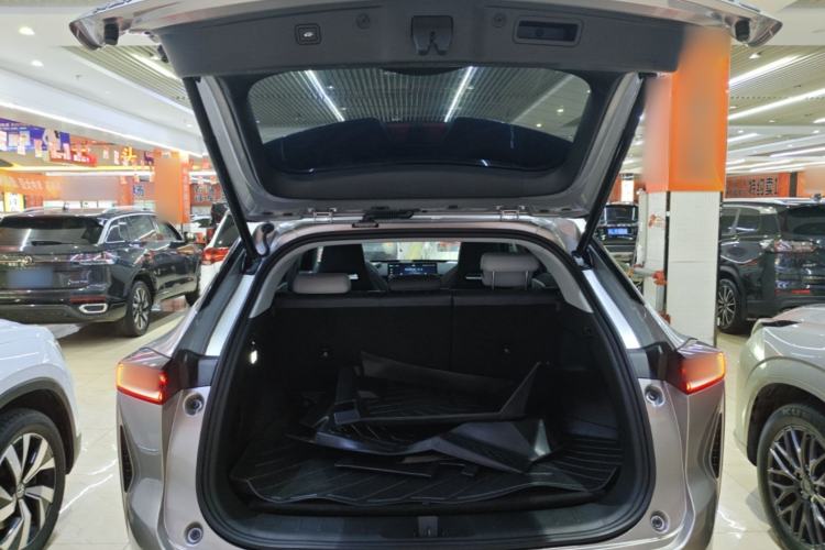 Used CHANGAN UNI-Z New Energy 2024 Blue Whale Smart Electric iDD 125km Excellence Model Trunk