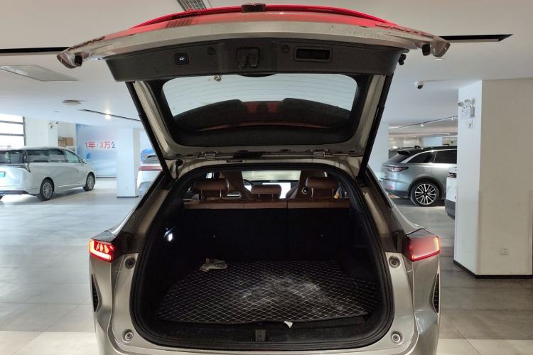 Used CHANGAN UNI-Z New Energy 2024 Blue Whale Smart Electric iDD 125km Excellence Model Trunk