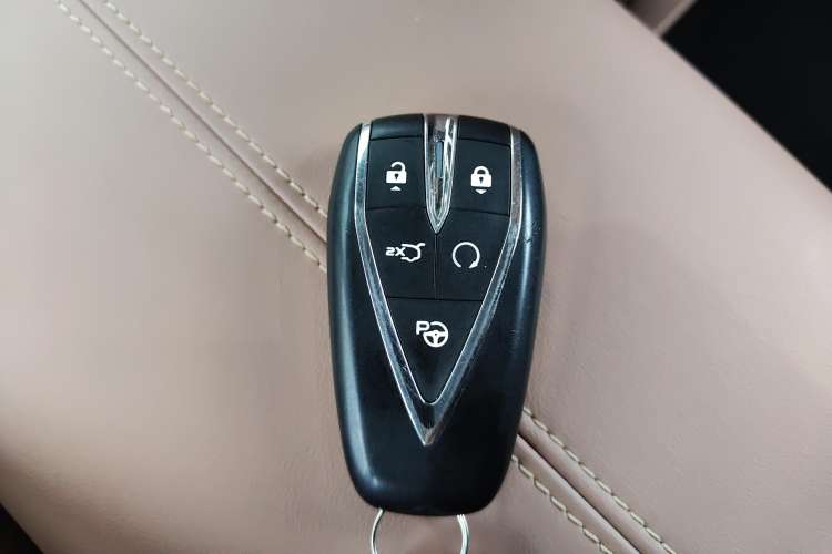 Used CHANGAN UNI-Z New Energy 2024 Blue Whale Smart Electric iDD 125km Excellence Model Vehicle Key