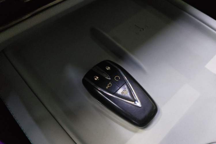 Used CHANGAN UNI-Z New Energy 2024 Blue Whale Smart Electric iDD 125km Excellence Model Vehicle Key