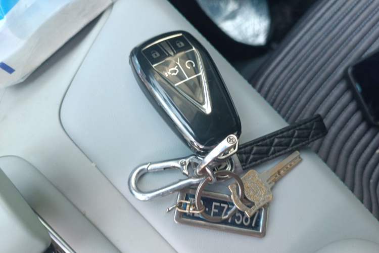 Used CHANGAN UNI-Z New Energy 2024 Blue Whale Smart Electric iDD 125km Beyond Edition Vehicle Key