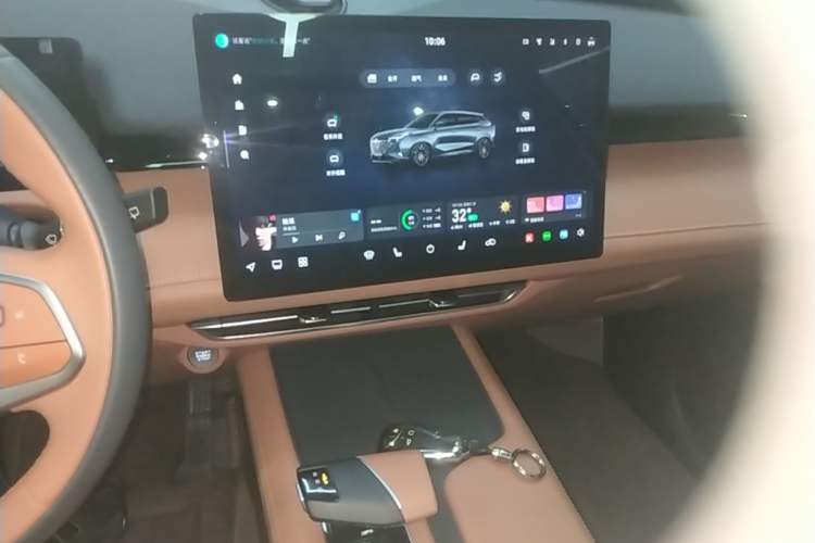 Used CHANGAN UNI-Z New Energy 2024 Blue Whale Smart Electric iDD 125km Beyond Edition Audio And AC Panel