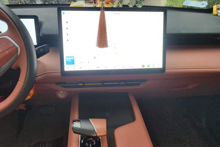 Used CHANGAN UNI-Z New Energy 2024 Blue Whale Smart Electric iDD 125km Beyond Edition Audio And AC Panel