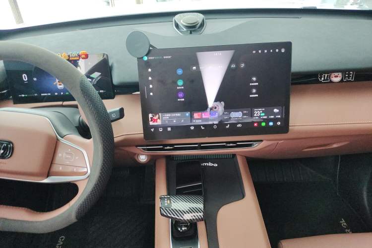 Used CHANGAN UNI-Z New Energy 2024 Blue Whale Smart Electric iDD 125km Beyond Edition Audio And AC Panel