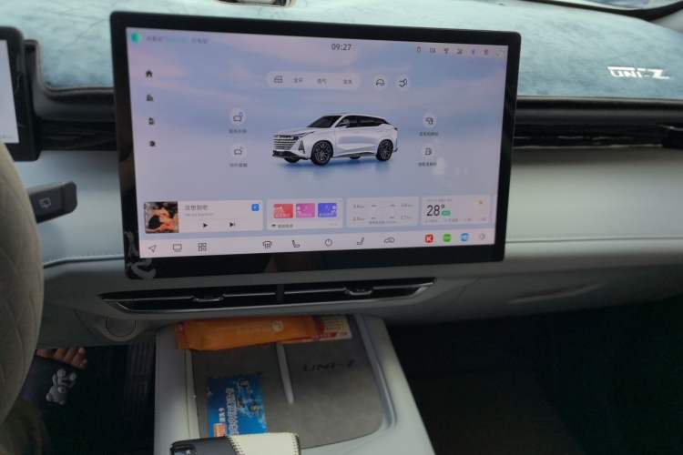 Used CHANGAN UNI-Z New Energy 2024 Blue Whale Smart Electric iDD 125km Beyond Edition Audio And AC Panel
