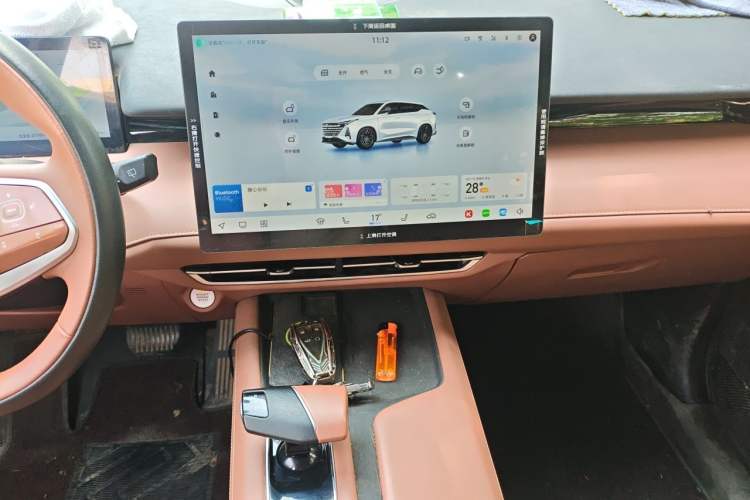 Used CHANGAN UNI-Z New Energy 2024 Blue Whale Smart Electric iDD 125km Beyond Edition Audio And AC Panel